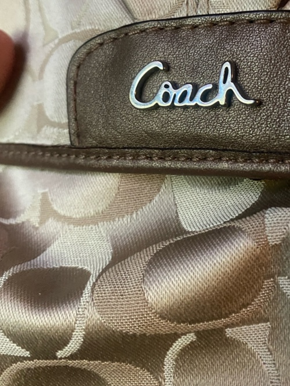 (Y2K) COACH- Shimmering Champagne Vintage Signature Pleated Demi/ Baguette - Picture 15 of 15